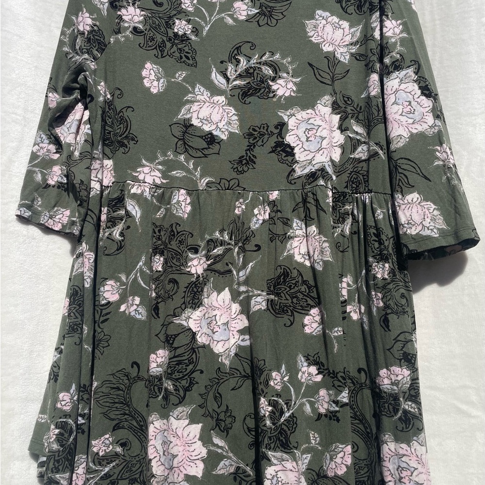 Lot 3 Torrid Plus Size Blouses | Size 0 | Lace, Floral, Paisley | Free Shippip - Picture 11 of 11